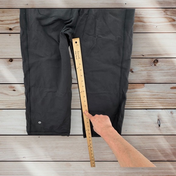 Lululemon Leggings Womens Size 6 Capri Cropped Black Pink Straight Workout - Picture 6 of 7